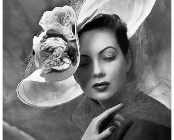 Шляпа, — как статус, шляпка, — как страсть